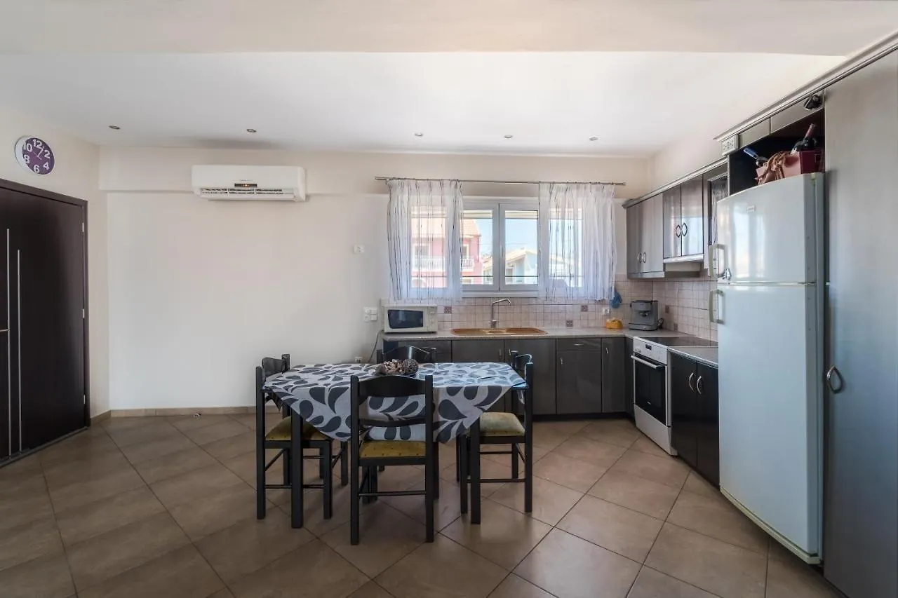 Central Town Apartment Lixúri 0*,  Görögország